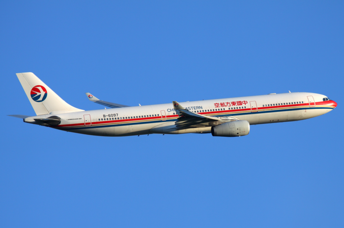 China_Eastern_Airlines_A330-300_B-6097_SVO_2011-6-17