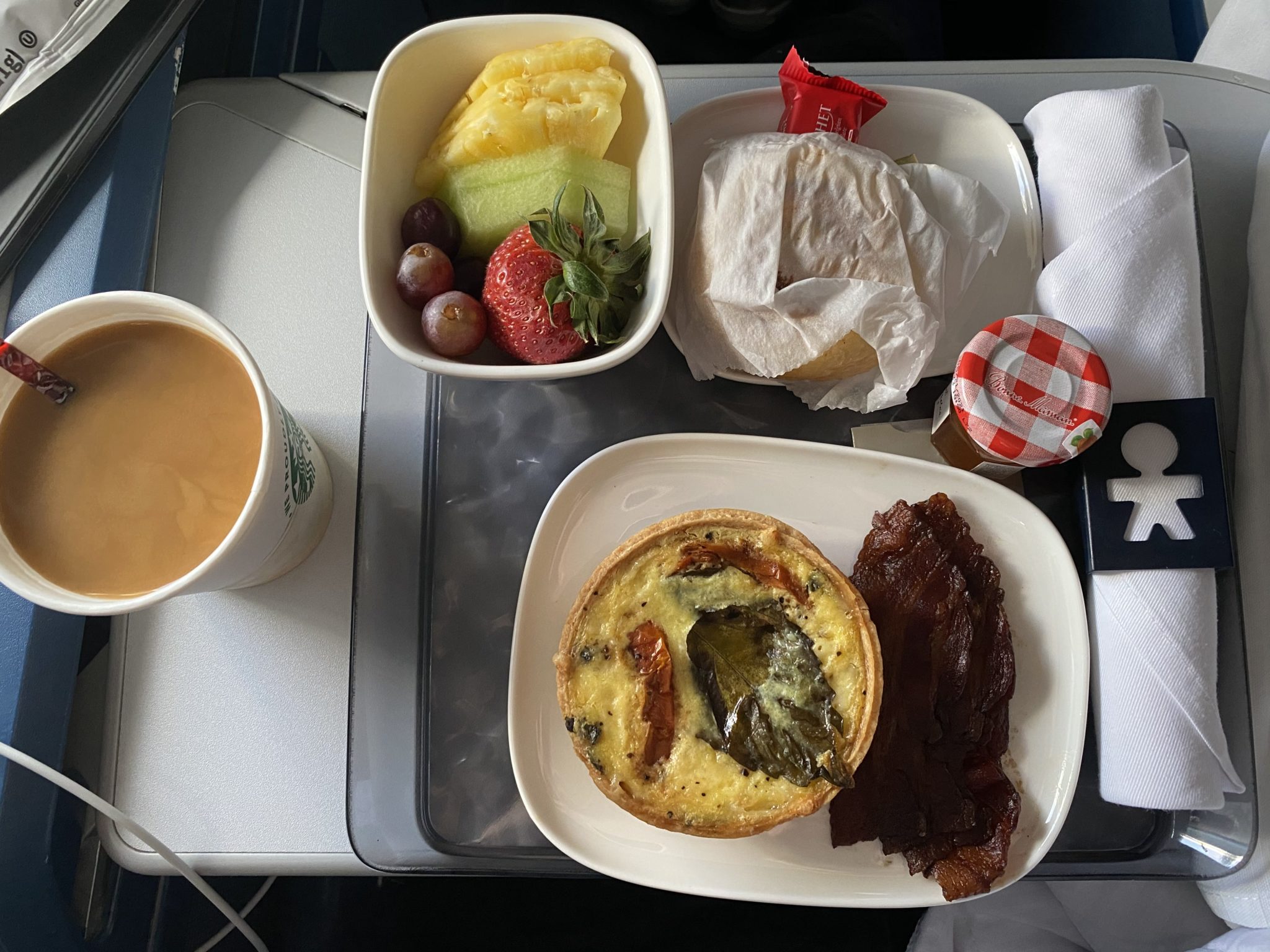 四天三晚回国路：ORD - ATL - AMS - PVG 疫情下的套间体验 - 美国信用卡指南
