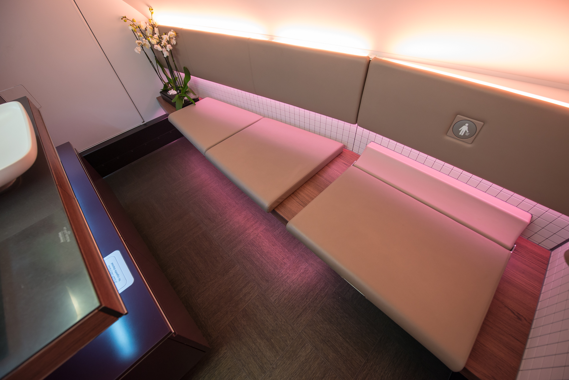 Qatar Airways A380 First Class Lavatory2